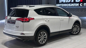 Внедорожник Toyota RAV4 2017 года, 2657000 рублей, Красноярск