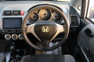 Хетчбэк Honda Fit 2005 года, 579000 рублей, Омск