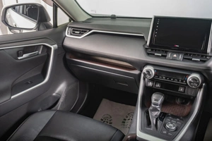 Внедорожник Toyota RAV4 2020 года, 3449000 рублей, Томск