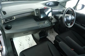 Минивэн Honda Freed 2012 года, 1149000 рублей, Омск