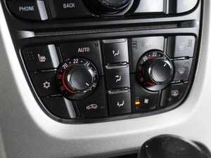 Хетчбэк Opel Astra 2011 года, 829000 рублей, Воронеж