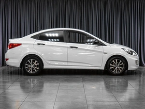 Седан Hyundai Solaris 2011 года, 819000 рублей, Тюмень