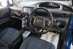 Минивэн Toyota Sienta 2015 года, 1299000 рублей, Омск