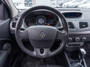 Седан Renault Fluence 2013 года, 999000 рублей, Саратов