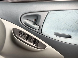 Хетчбэк Toyota Vitz 2000 года, 550000 рублей, Нижневартовск