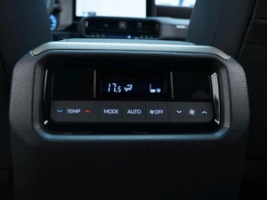 Внедорожник Toyota Land Cruiser Prado 2024 года, 9748055 рублей, Москва