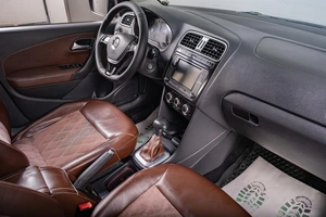 Седан Volkswagen Polo 2011 года, 859000 рублей, Томск