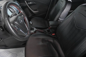 Хетчбэк Opel Astra 2011 года, 819000 рублей, Кемерово