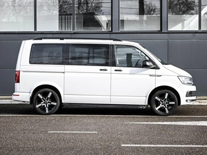 Минивэн Volkswagen Multivan 2019 года, 4239000 рублей, Кирилловка