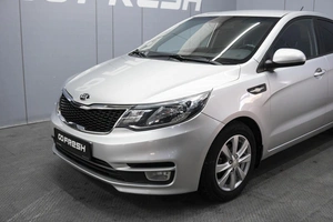 Седан Kia Rio 2015 года, 1060000 рублей, Омск