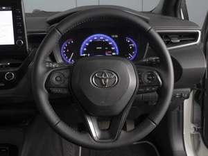 Универсал Toyota Corolla 2019 года, 1705000 рублей, Омск