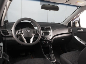 Хетчбэк Hyundai Solaris 2015 года, 990099 рублей, Омск