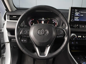 Внедорожник Toyota RAV4 2021 года, 3520000 рублей, Омск
