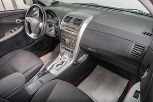 Седан Toyota Corolla 2011 года, 1289000 рублей, Томск