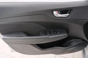 Седан Hyundai Solaris 2018 года, 1259000 рублей, Красноярск
