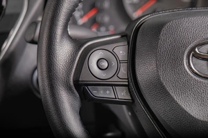 Седан Toyota Corolla 2020 года, 1699000 рублей, Томск