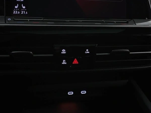 Хетчбэк Volkswagen Golf 2022 года, 3198444 рублей, Москва