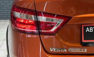Седан ВАЗ (LADA) Vesta Cross 2019 года, 890000 рублей, Красноярск