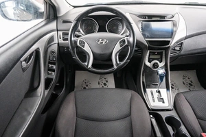 Седан Hyundai Elantra 2012 года, 1019000 рублей, Красноярск