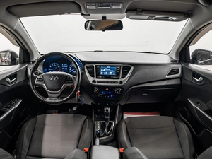 Седан Hyundai Solaris 2019 года, 1550000 рублей, Красноярск