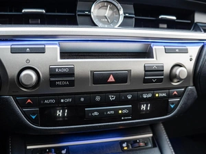 Седан Lexus ES 2016 года, 2319000 рублей, Краснодар