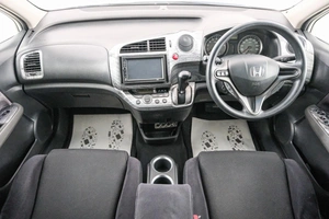 Минивэн Honda Stream 2008 года, 929000 рублей, Красноярск
