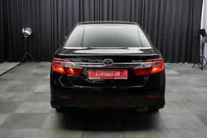 Седан Toyota Camry 2014 года, 2000000 рублей, Красноярск