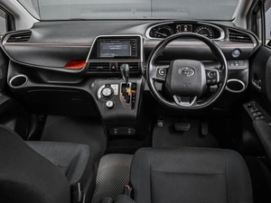 Минивэн Toyota Sienta 2018 года, 1829000 рублей, Кирилловка