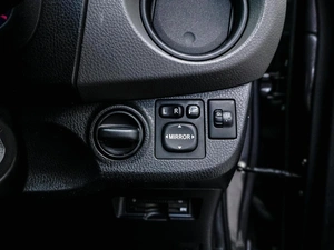 Хетчбэк Toyota Vitz 2015 года, 920000 рублей, Красноярск