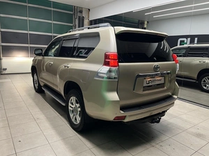 Внедорожник Toyota Land Cruiser Prado 2010 года, 2950000 рублей, Красноярск