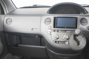 Минивэн Toyota Sienta 2009 года, 609000 рублей, Кемерово