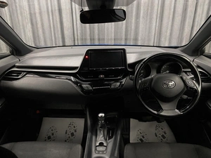 Внедорожник Toyota C-HR 2017 года, 1720000 рублей, Красноярск