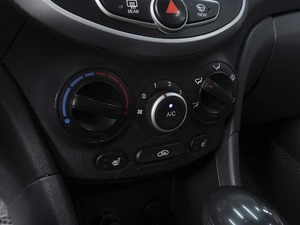 Седан Hyundai Solaris 2011 года, 825000 рублей, Ростов-на-Дону