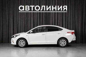 Седан Hyundai Solaris 2021 года, 1555000 рублей, Красноярск