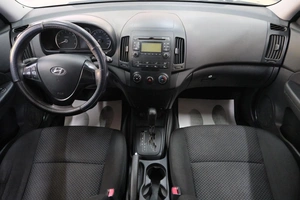 Хетчбэк Hyundai i30 2011 года, 729000 рублей, Омск