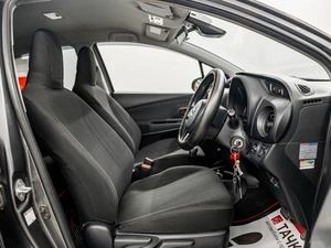 Хетчбэк Toyota Vitz 2019 года, 1000000 рублей, Красноярск