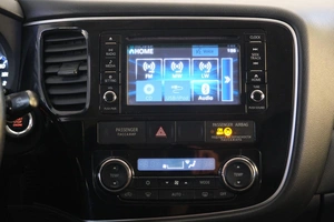 Внедорожник Mitsubishi Outlander 2017 года, 1999000 рублей, Омск