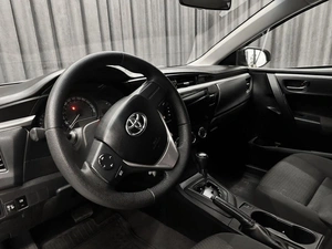 Седан Toyota Corolla 2013 года, 1280000 рублей, Красноярск