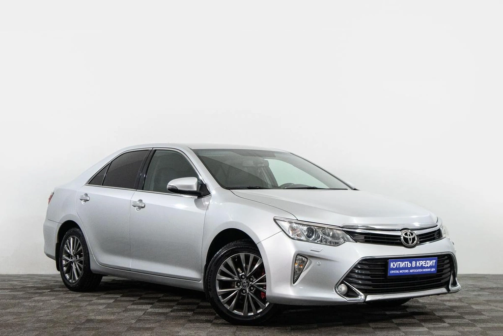 Седан Toyota Camry 2014 года, 1999000 рублей, Сургут