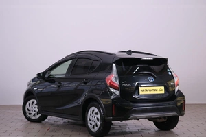 Хетчбэк Toyota Aqua 2018 года, 1459000 рублей, Омск