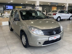 Хэтчбек Renault Sandero 2011 года, 485000 рублей, Орёл