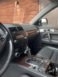 Внедорожник Volkswagen Touareg 2008 года, 1000000 рублей, Ачинск