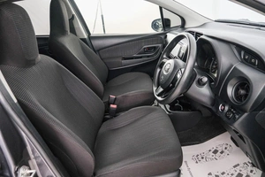 Хетчбэк Toyota Vitz 2019 года, 969000 рублей, Красноярск