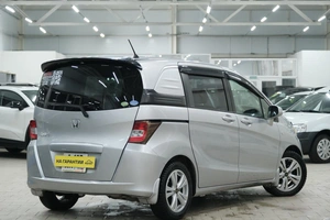 Минивэн Honda Freed 2010 года, 1199000 рублей, Омск