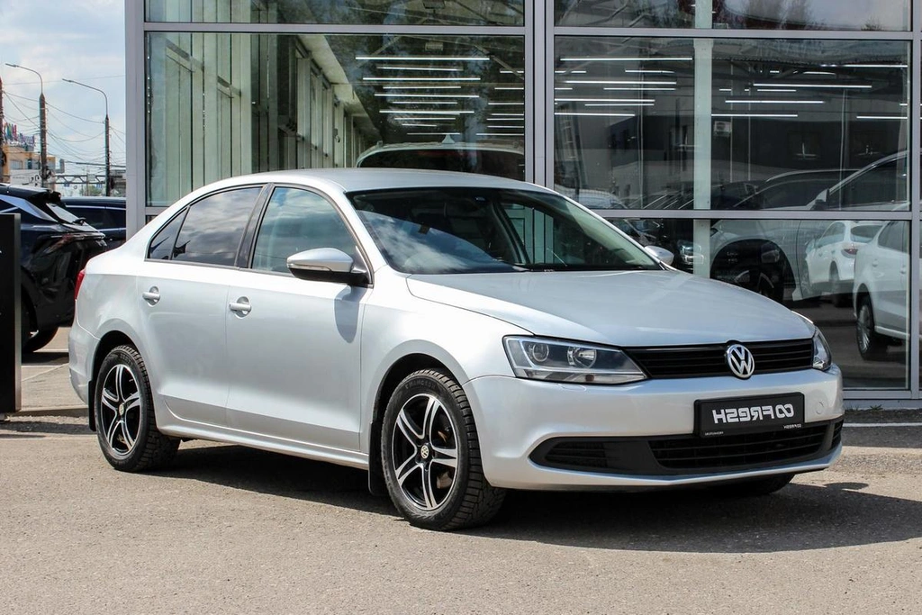 Седан Volkswagen Jetta 2013 года, 850000 рублей, Ярославль