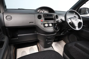 Минивэн Toyota Sienta 2013 года, 1169000 рублей, Новосибирск