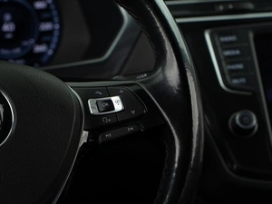 Внедорожник Volkswagen Tiguan 2017 года, 2531444 рублей, Москва