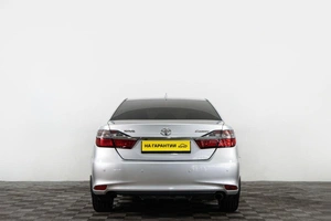 Седан Toyota Camry 2014 года, 1999000 рублей, Сургут