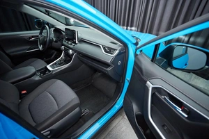 Внедорожник Toyota RAV4 2019 года, 3578000 рублей, Красноярск