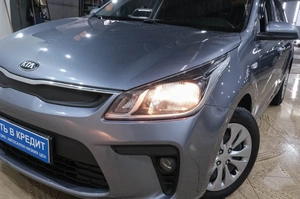 Седан Kia Rio 2019 года, 1349000 рублей, Новокузнецк